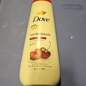 Dove Cherry & Chia Milk Body Wash - Cream